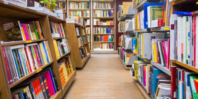 چرا کتب درسی را بانکهای کتاب گران‌تر می‌فروشند؟ 